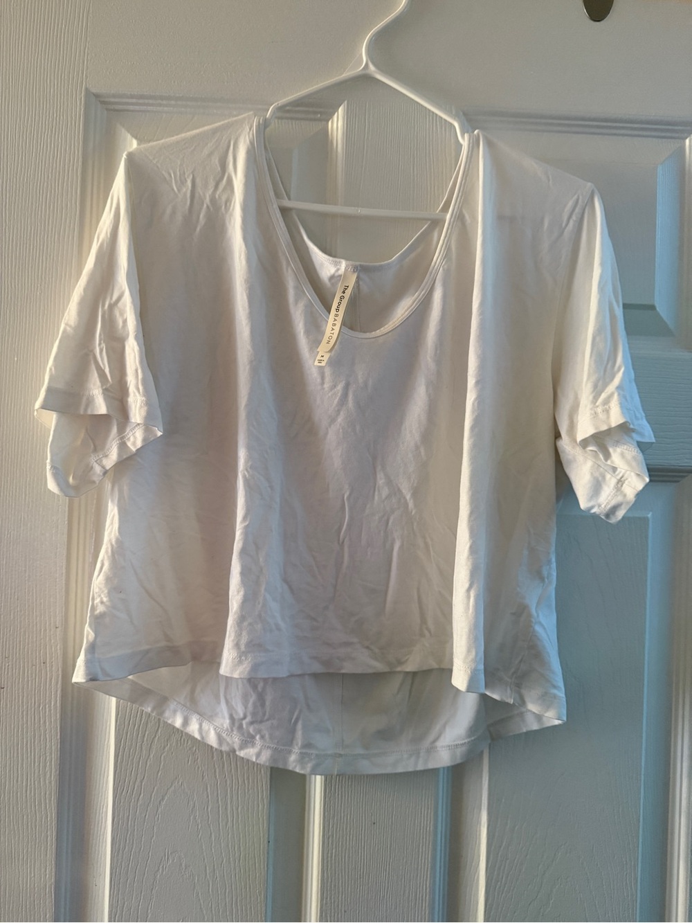 Babaton White Scoop Neck Short Sleeve Tee